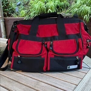 Vintage LL Bean traveler adventure travel wide Duffel Bag Breeders Cup Red Black